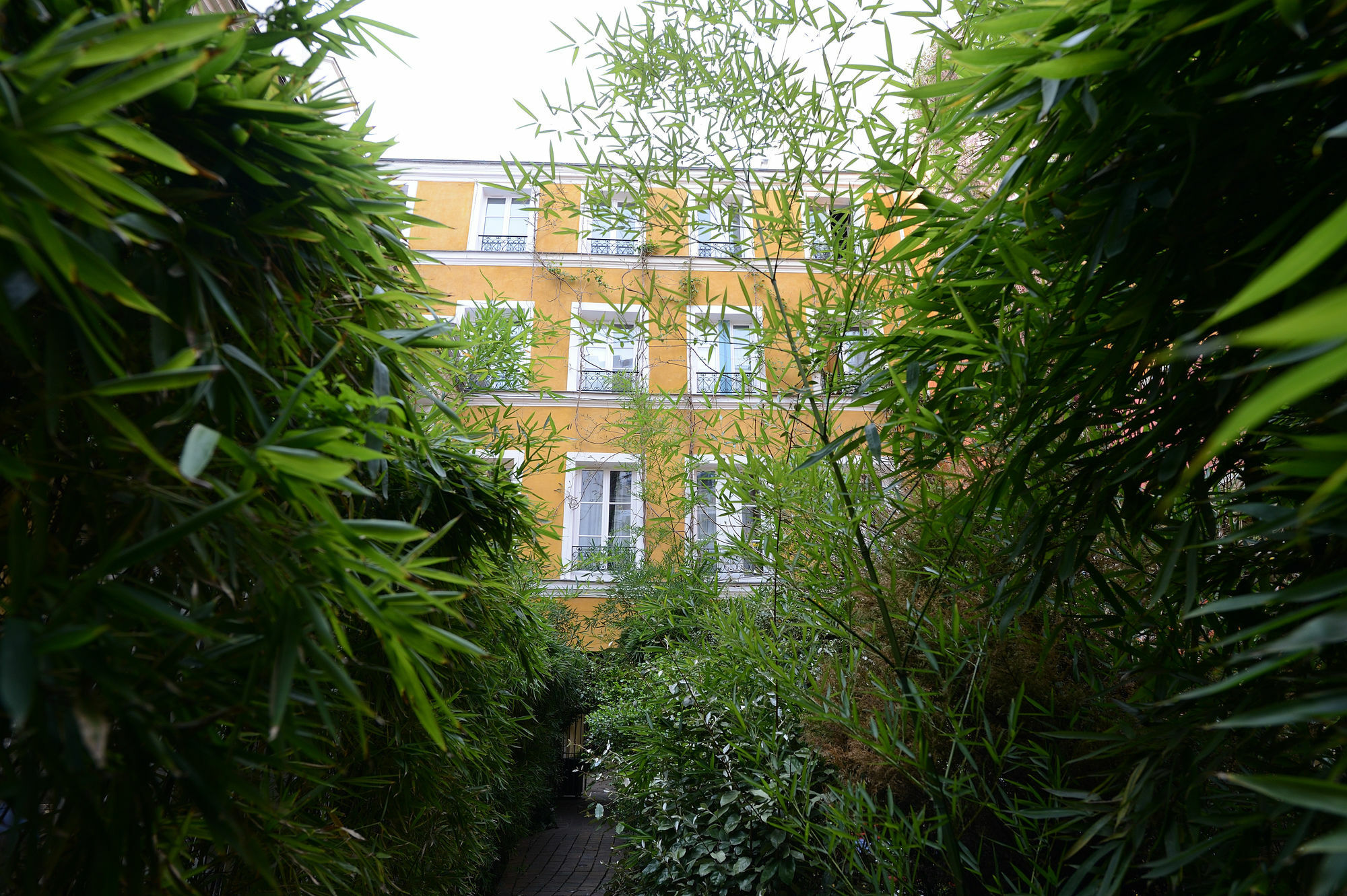Апартаменты Les Patios Du Marais 1 Париж Экстерьер фото